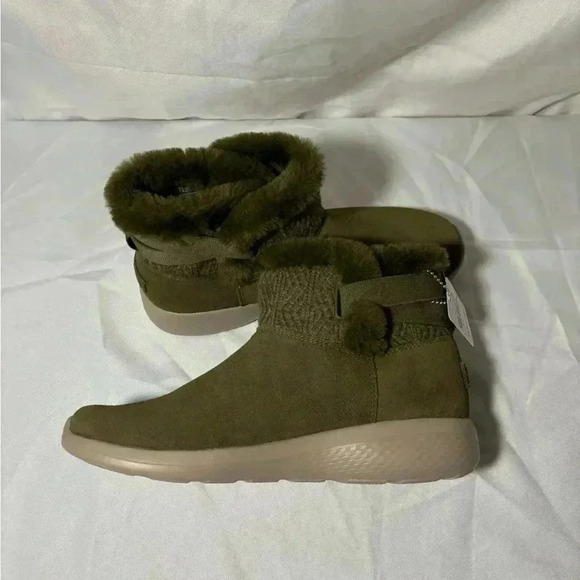 New with tags, womens size 9.5 sketchers on the go water repellant boots, #J387 - Picture 5 of 7